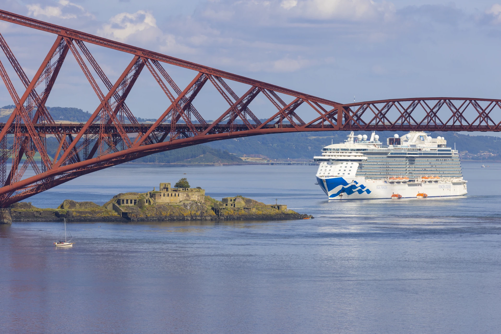 Background image - 220116 Cruise Ship By The Forth Bridge